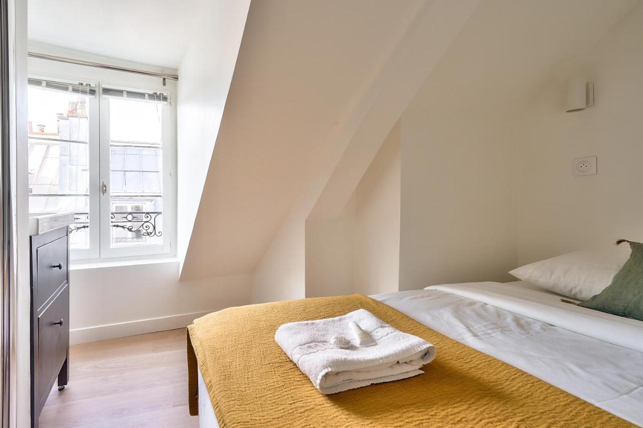 New Cocoon Duplex For 2 In The Heart Of Paris Appartement Buitenkant foto